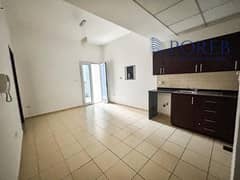 Spacious unit | With Balcony | Vacant on Transfer