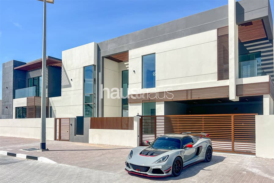 7 Bedroom | Contemporary Villa | Available Now