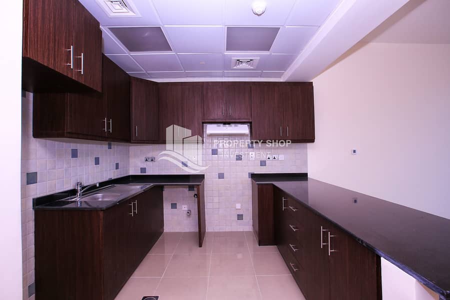 5 studio-apartment-abu-dhabi-al-reem-island-city-of-lights-hydra-avenue-kitchen. JPG