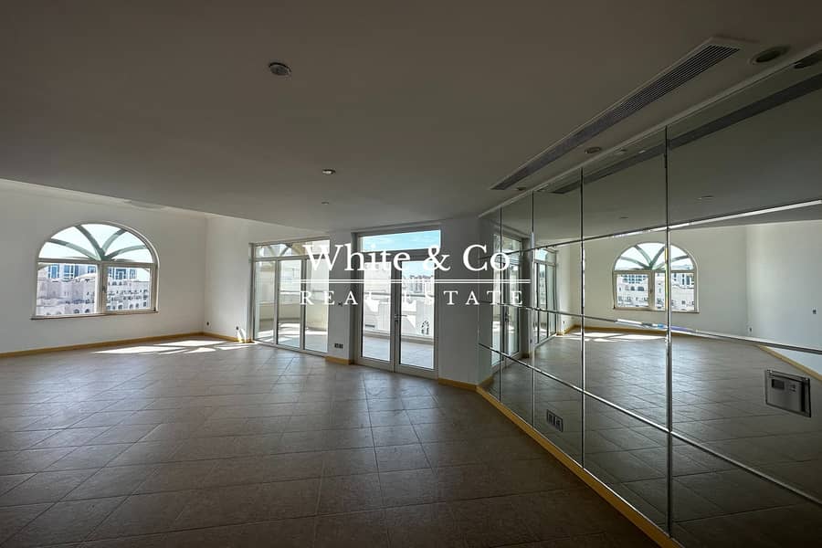 Penthouse Level | Sea Views | Upgraded