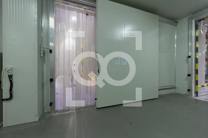 Neat & Clean Cold Storage 100 to 500 Pallets for rent in Nad Al Hamar