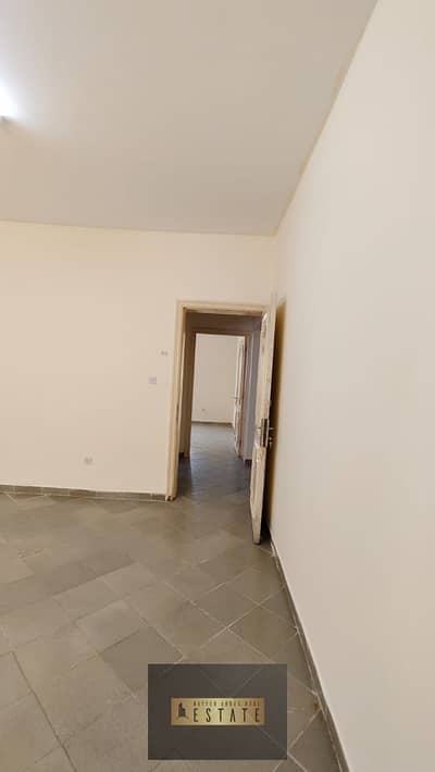 1 Bedroom Apartment for Rent in Baniyas, Abu Dhabi - 1 bedroom hall having private entrance nearby Al Raai, Baniyas East.