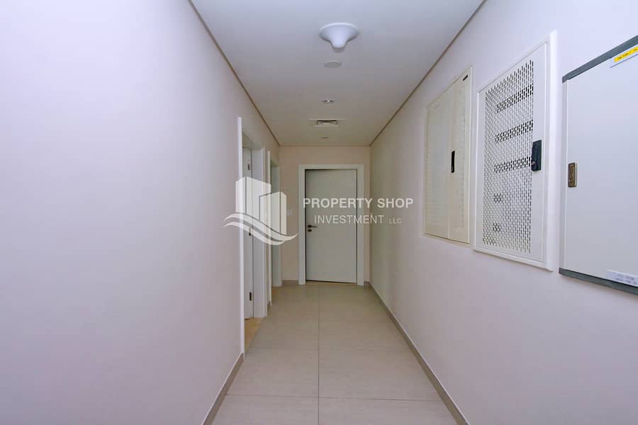 4 2-bedroom-apartment-al-reem-island-shams-abu-dhabi-amaya-tower-corridor. JPG