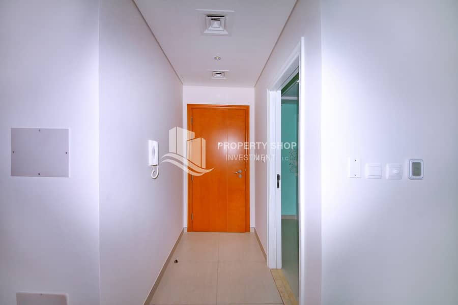 6 2-bedroom-apartment-al-reem-island-shams-abu-dhabi-amaya-tower-foyer. JPG