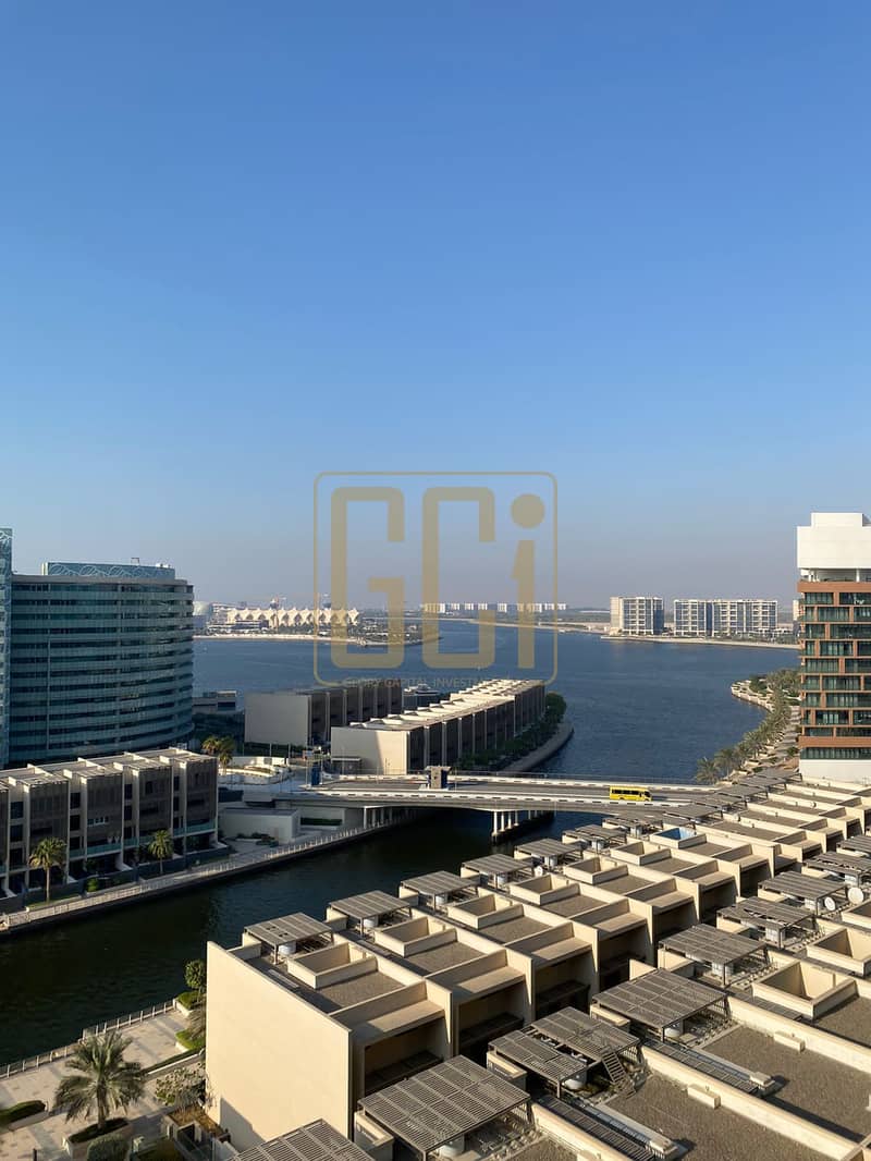 "Al Muneera: Beachfront Haven for Families ⚡️ High-Floor Corner Apartment with Full Canal & Sea Views, Well-Maintained"