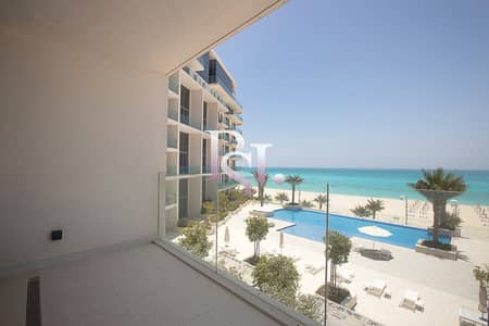 فلیٹ 2 غرفة نوم للبيع في جزيرة السعديات، أبوظبي - mamsha-saadiyat-island-abudhabi-balcony (1). JPG