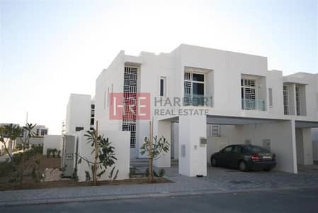 Amazing spacious back2back end unit Amazing spacious back2back end unit