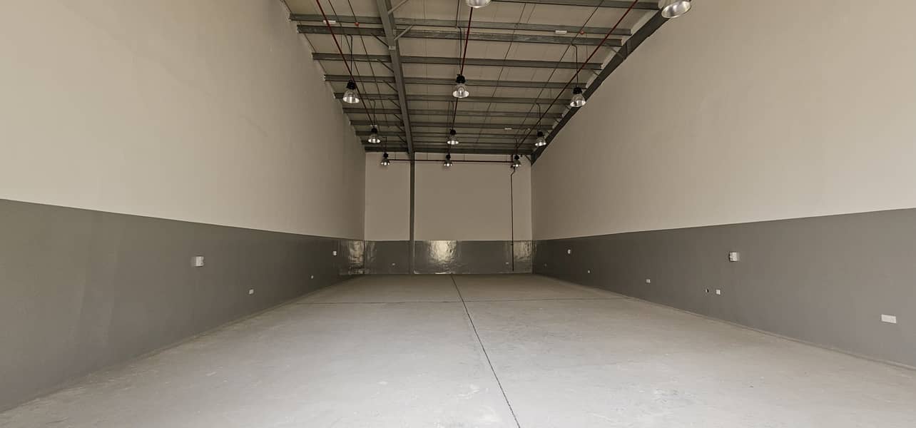 BRAND NEW WAREHOUSE WITH HIG 32 KW ELECTRICITY