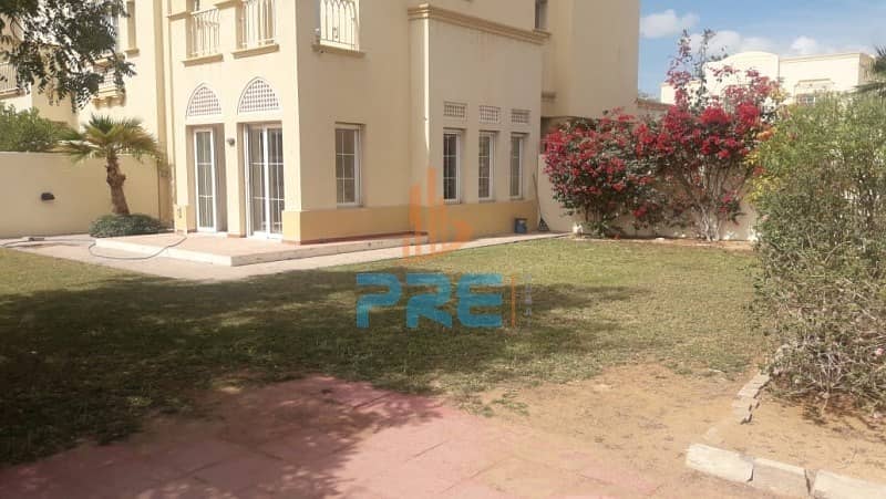 3E-HUGE CORNER PLOT- 3 Bedroom Near Pool and Park