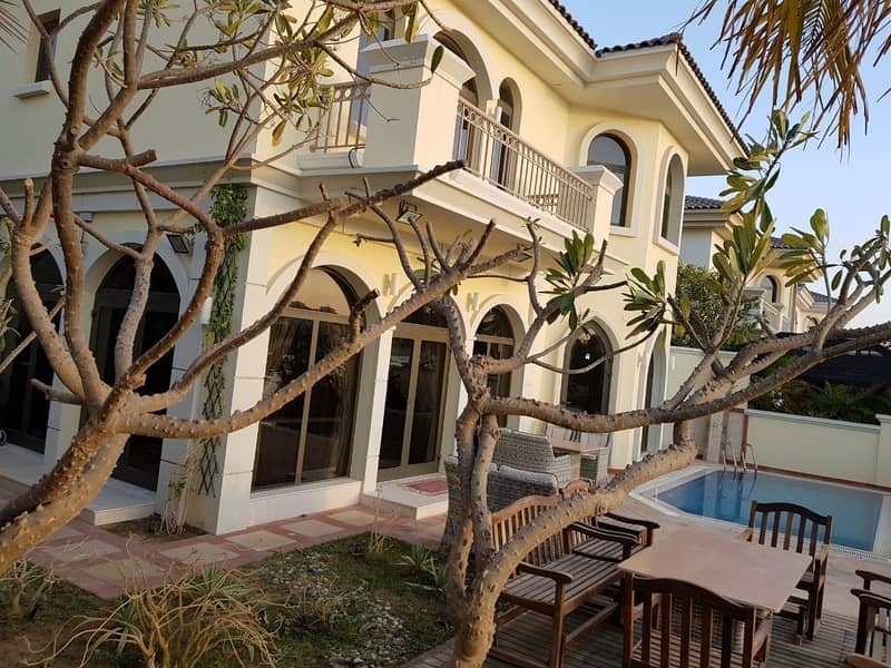 11 4BR | Fully furnished Villa | Atrium Entry