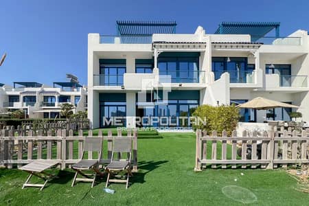 5 Bedroom Villa for Rent in Palm Jumeirah, Dubai - Ultra Large Villa | Great Community | Call Now