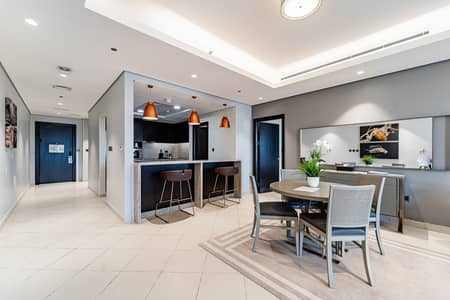 1 Bedroom Hotel Apartment for Rent in Palm Jumeirah, Dubai - 5-star Beachfront Living | Spacious | Pet Friendly