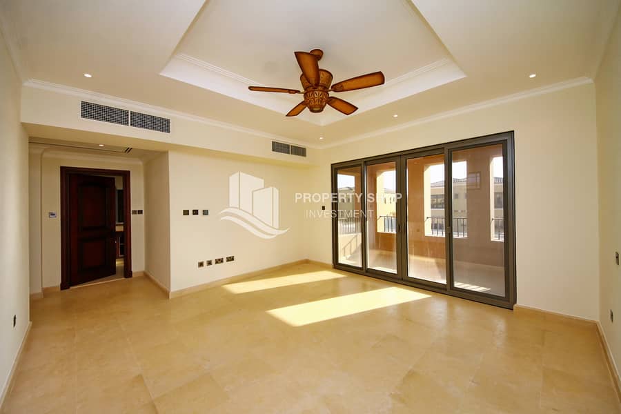 12 3-bedroom-standard-villa-abu-dhabi-saadiyat-beach-arabian-master-bedroom-1. JPG
