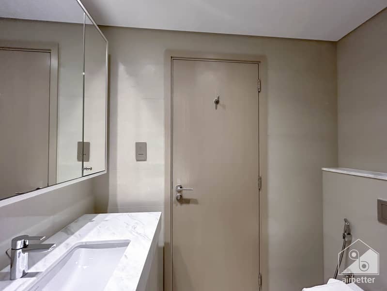 20 Burj Royale 3402-Master Room-8. jpg