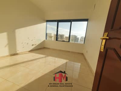 شقة 2 غرفة نوم للايجار في الوحدة، أبوظبي - شقة في شارع الوحدة (شارع دلما)،الوحدة 2 غرف 55000 درهم - 8708810