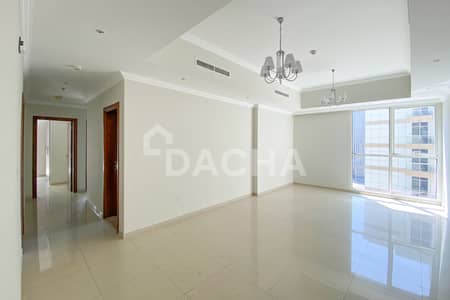 2 Bedroom Flat for Rent in Downtown Dubai, Dubai - Large 2 plus study walking distance to Dubai Mall