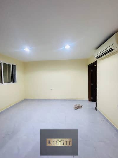 1 Bedroom Flat for Rent in Baniyas, Abu Dhabi - 1 bedroom hall, nearby Indian International School, Baniyas West.