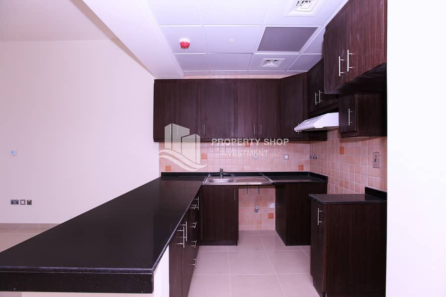 7 studio-apartment-abu-dhabi-al-reem-island-city-of-lights-hydra-avenue-kitchen-1. JPG