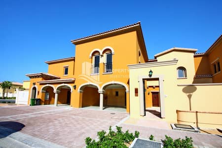 4 Bedroom Townhouse for Sale in Saadiyat Island, Abu Dhabi - 4-bedroom-quadplex-townhouse-villa-saadiyat-beach-mediterranean-property-image. JPG