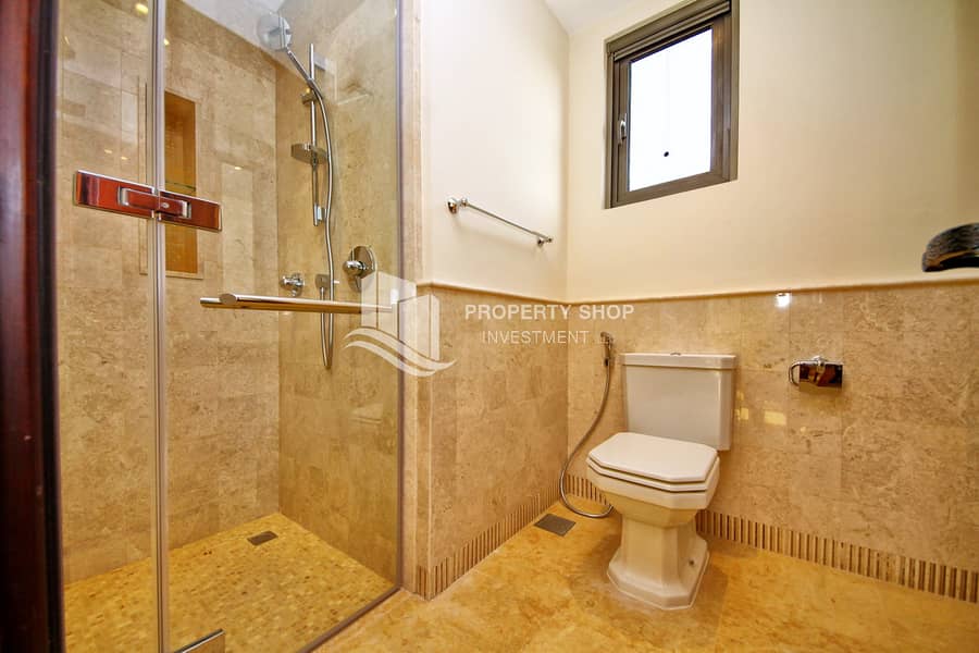 6 4-bedroom-quadplex-townhouse-villa-saadiyat-beach-mediterranean-bathroom-4. JPG
