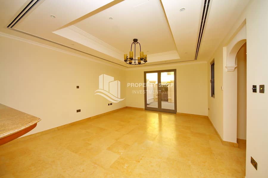 8 4-bedroom-quadplex-townhouse-villa-saadiyat-beach-mediterranean-dining-area. JPG