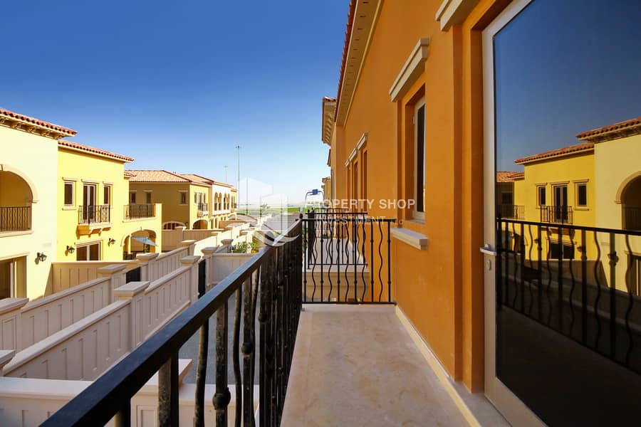 16 4-bedroom-quadplex-townhouse-villa-saadiyat-beach-mediterranean-balcony-2. JPG