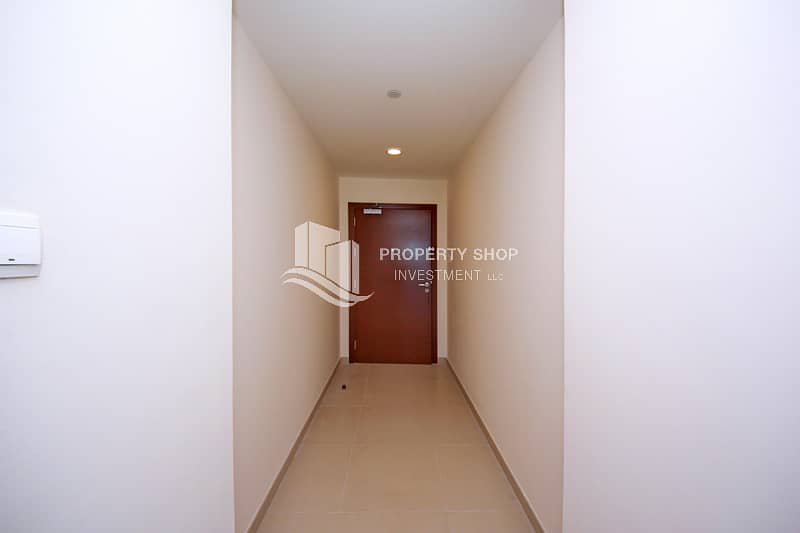 5 1-bedroom-apartment-al-reem-island-shams-abu-dhabi-gate-tower-1-foyer. JPG