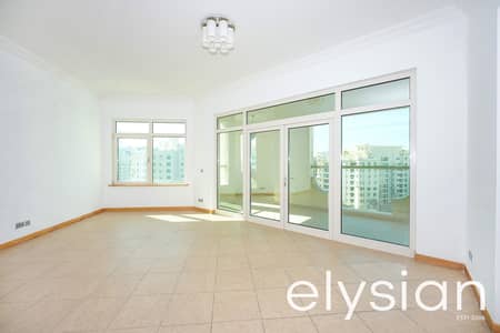 3 Bedroom Flat for Rent in Palm Jumeirah, Dubai - Beach Side I High Floor I Available Now