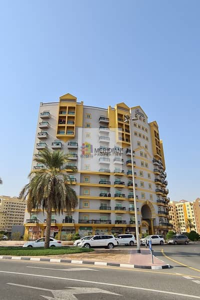 Studio for sale in Riviera lake view