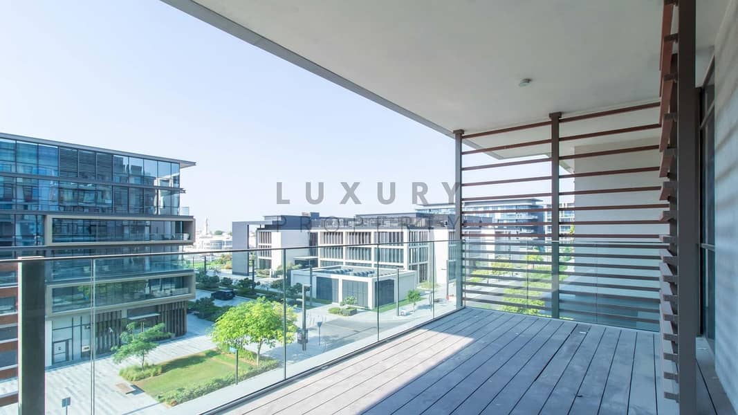 Multiple Cheques | Vacant | Bright and Spacious Multiple Cheques | Vacant | Bright and Spacious