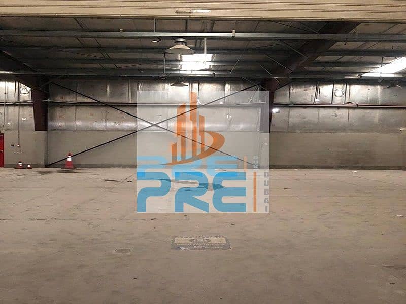 Perfect Warehouse For Logistics | 3 Loading Areas