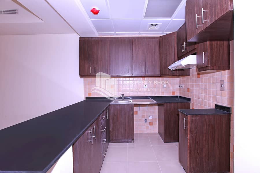 7 studio-apartment-abu-dhabi-al-reem-island-city-of-lights-hydra-avenue-kitchen-3. JPG