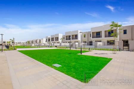 4 Bedroom Villa for Rent in Town Square, Dubai - Luxurious villa with landscaped gardens & pool