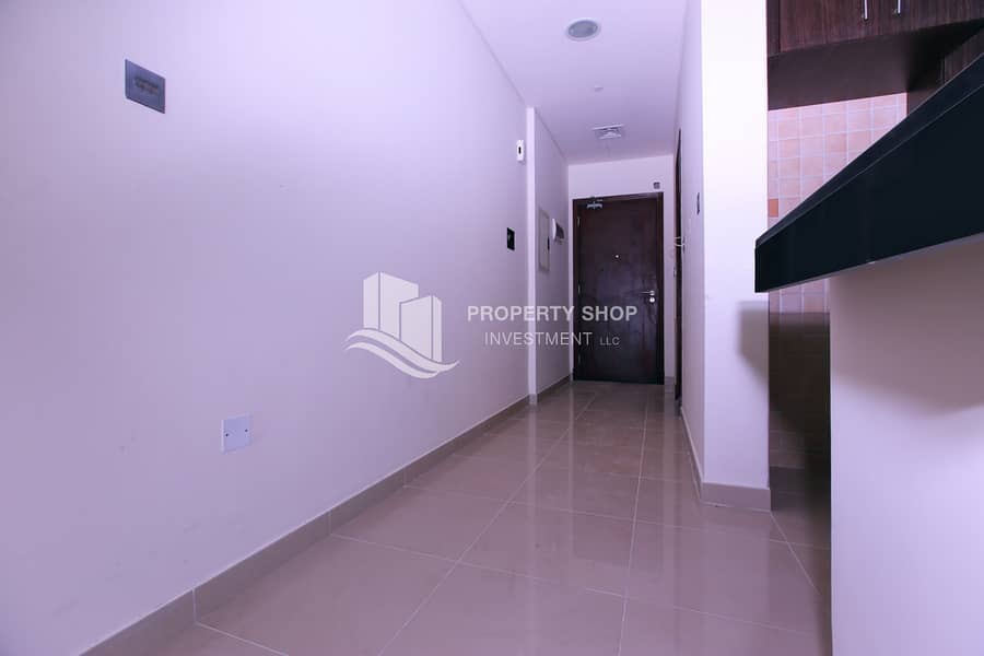 4 studio-apartment-abu-dhabi-al-reem-island-city-of-lights-hydra-avenue-foyer. JPG
