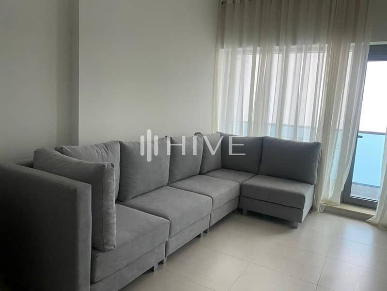 Spacious 1 Bedroom with Balcony and Closed Kitchen