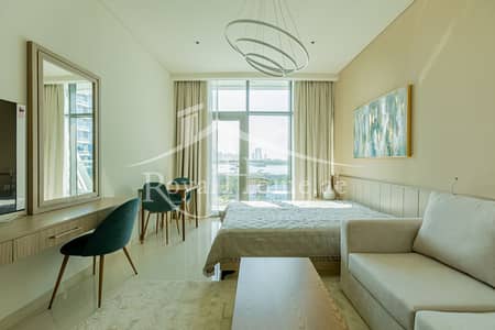 Luxury furnished studio in Seven Palm residence /ready for short term business/Direct beach access