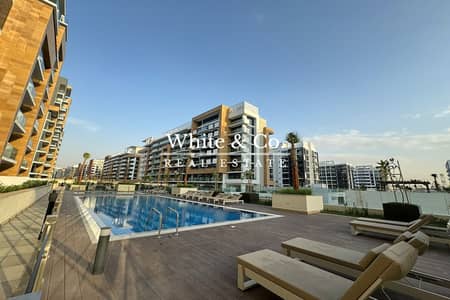 梅丹城， 迪拜 1 卧室单位待租 - 位于梅丹城，梅丹一号，阿齐兹里维埃拉社区，阿齐兹里维埃拉20号楼 1 卧室的公寓 73000 AED - 8721965