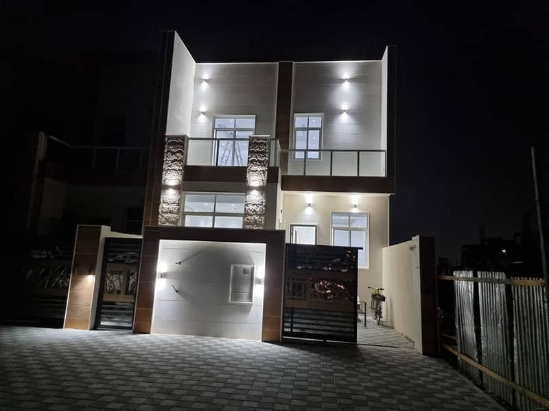 Villa for rent, townhouse, 5 master bedrooms, in Al Zahia area, on a main street. .