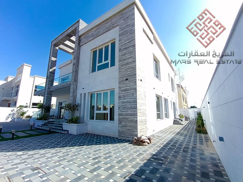 Brand New 6 bedroom villa available for sale in hoshi just 4.7M