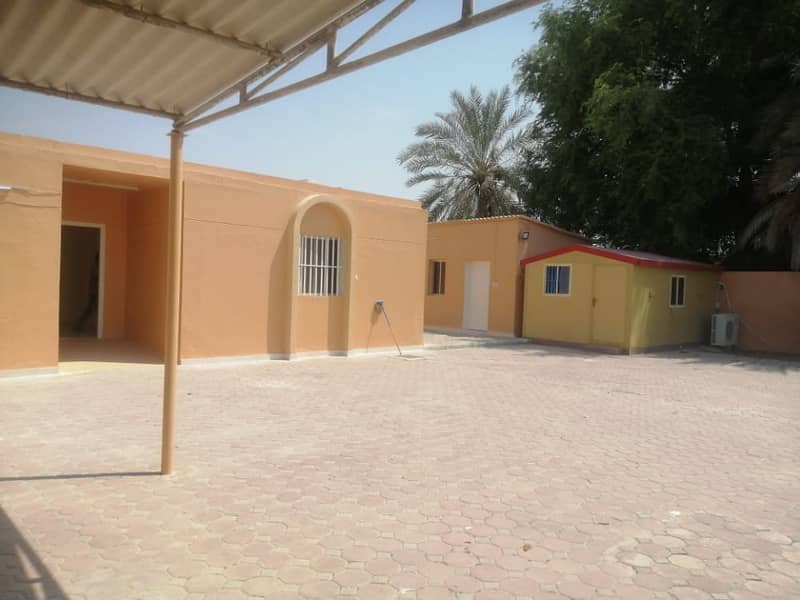 For rent a popular house in Musherief ♥️ 
4 rooms and an external board with air conditioners electricity citizen
Rental price 55.000