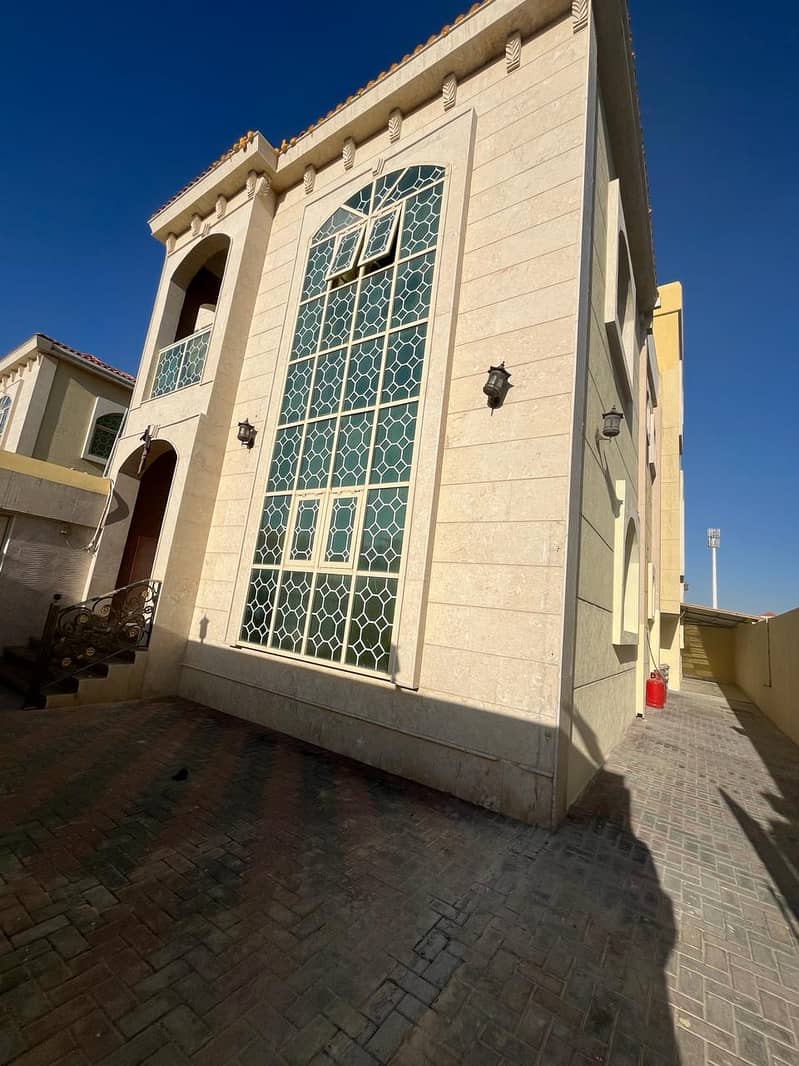 For sale villa in Al Mowaihat 2 
The second piece of Sheikh Ammar Street 
6 master rooms, a majlis and 2 halls 
And cover and sit on the roof 
Area 4600 Brown area 5200
Ground and first and roof