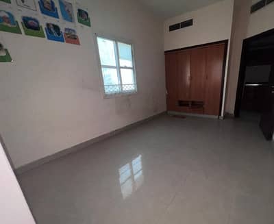 A shelf, a hall, a bathroom and a kitchen. It is a very nice area and at the lowest prices. The last apartment is available for free maintenance by th