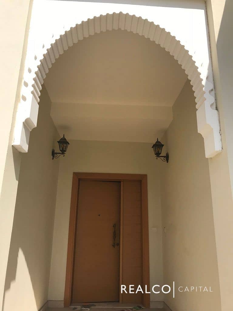 3 Bed Townhouse Entrance. jpg