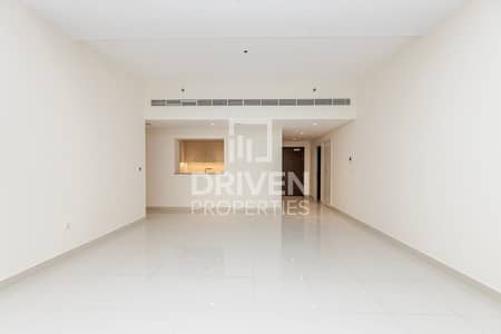 3 Bedroom Flat for Rent in Downtown Dubai, Dubai - Well Maintained and Bright | Ready To Move In