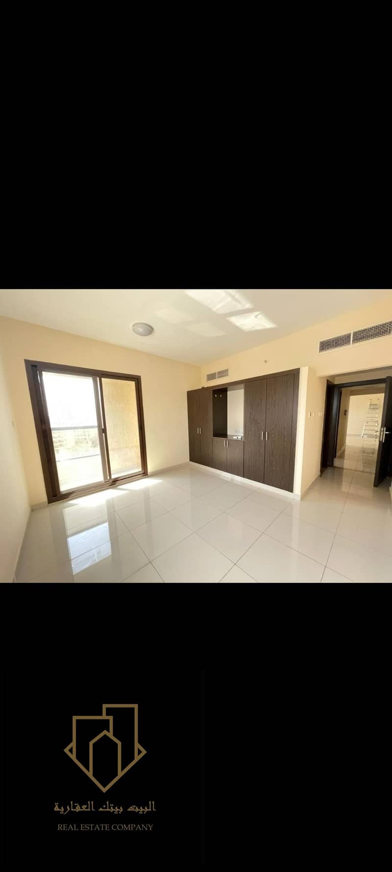 Enjoy comfort and luxury in this apartment with large space and luxurious finishes. The apartment consists of two rooms and a hall, featuring built-in wardrobes and a prime location close to all services and ease. Moving to Sharjah and Dubai