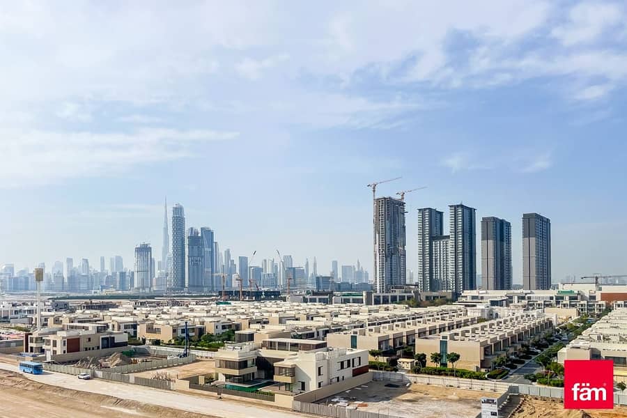 Lagoon with Stunning Skyline |Welcoming Community