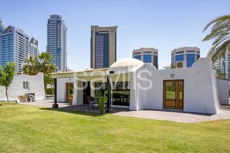 3 Bedroom Villa for Rent in Al Majaz, Sharjah - Fully furnished | Access to hotel amenities