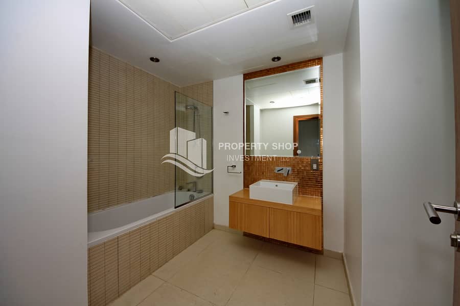 17 3-bedroom-apartment-al-raha-beach-al-bandar-al-naseem-bathroom. JPG