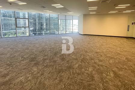 Office for Rent in Umm Ramool, Dubai - PANORAMIC CITYSCAPES | FULLY FITTED | VACANT