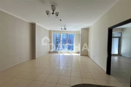 1 Bedroom Apartment for Rent in Dubai Marina, Dubai - Bright and Spacious I Balcony I Available Now